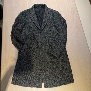 Excellent condition Men’s Black and Gray Herringbone Coat